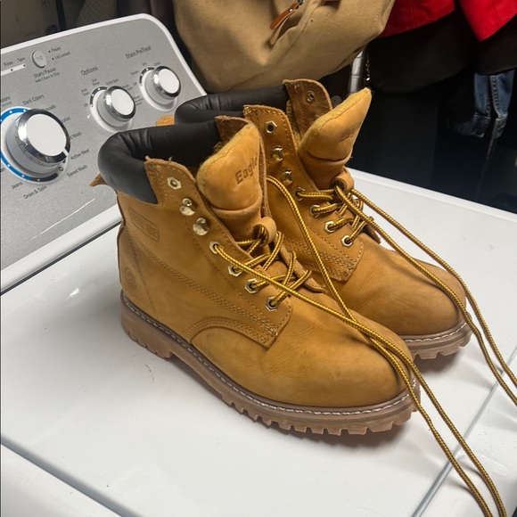 Tan Lace-Up Boots Like Timberland - Picture 2 of 6